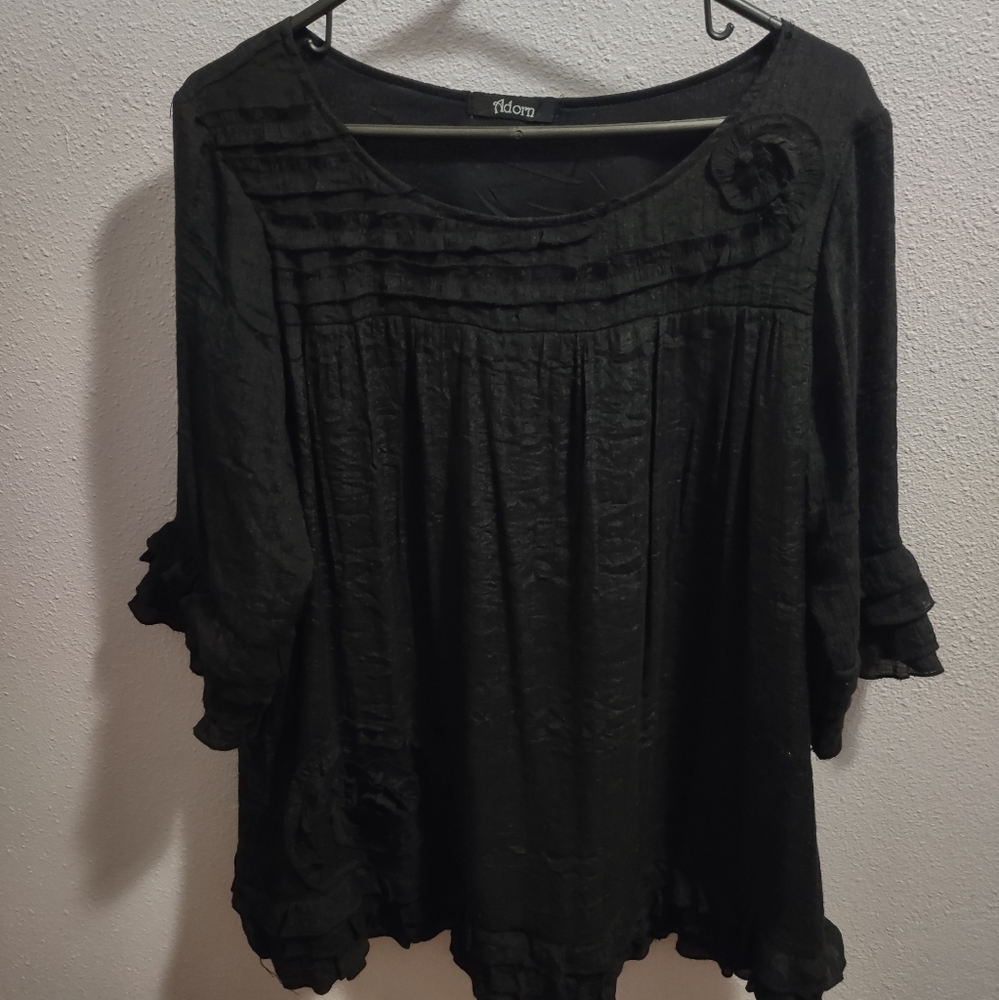 Black boutique blouse